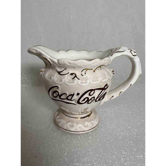 Coca-Cola Ceramic Creamer From 1998 Pink Cream With Gold Trim Vintage - Picture 1 of 7